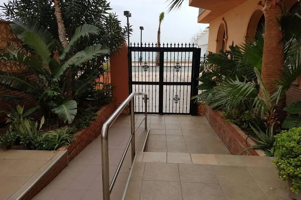 דירות פואנגירולה Beachfront With Sea Views And Pool